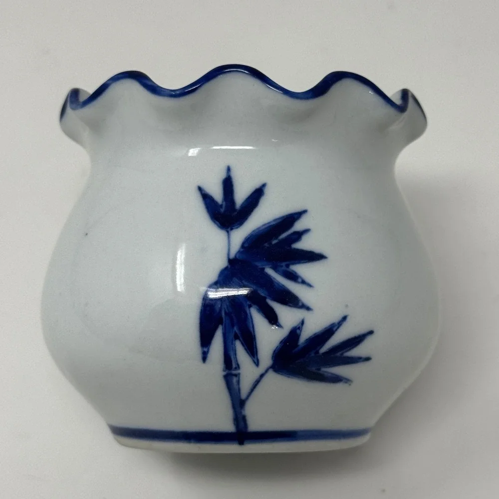 Vintage Blue & White Chinoiserie Bamboo Cachepot Planter Vase Scalloped Rim